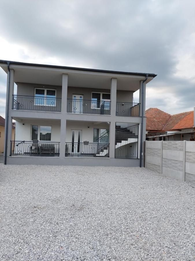 Apartmány Roland Veľký Meder Exterior foto